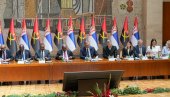 СРБИЈА И АНГОЛА У НОВИМ ПОДУХВАТИМА НАКОН ПОЛА ВЕКА УСПЕШНЕ САРАДЊЕ: Председник Вучић позвао привреднике из те земље да дођу у Србију