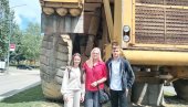 БРИЉИРАЛИ ЗНАЊЕМ И РАДОВИМА: Успех лешничких ђака на Државном такмичењу у Бору