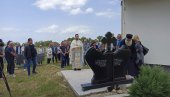 SESTRE SILOVANE I MASAKRIRANE: U selu Čemerno kod Ilijaša služen parastos za 30 zverski ubijenih srpskih civila