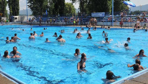 УТОЧИШТЕ ЗА ТРОПСКЕ ДАНЕ: Градски базен четири и по деценије омиљено купалиште Краљевчана
