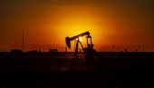 СВЕ ОЧИ УПРЕТ У САД И ИРАН: Цене нафте пале, али даље се чекају кључне вести