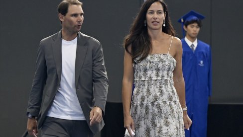 ANA IVANOVIĆ DOKAZALA ZAŠTO SE SMATRA JEDNOM OD NAJLEPŠIH ŽENA U SPORTU: Bez i trunke šminke oduševila na događaju Rafaela Nadala (FOTO)