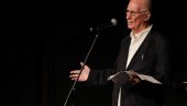 OVO I ONO NA DORĆOLU: Matija Bećković na sceni teatra humanosti Fondacije Mozzart