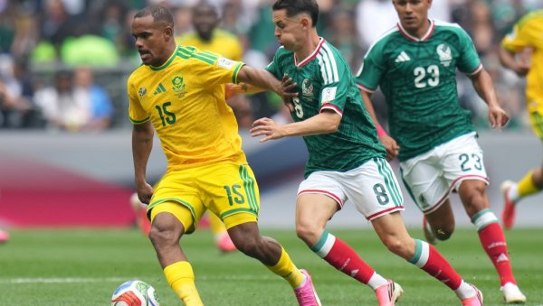 СВИ СЕ СМЕЈУ АМЕРИКАНЦИМА: Ево шта су  урадили када је пао први црвени картон на Светском првенству