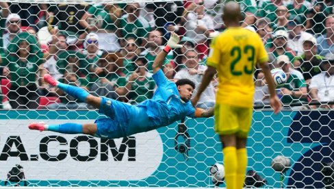 PRENOS, MEKSIKO - JUŽNA AFRIKA: Kakav meč, gol, stativa, crveni karton, svega ima