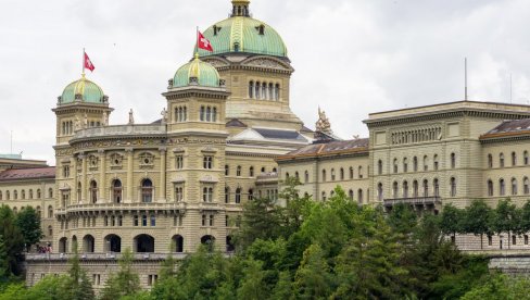 ПАРЛАМЕНТ У БЕРНУ ПРВИ ПУТ ОТВОРЕНО О КИМ Швајцарска народна странка: Српска заједница на Косову угрожена