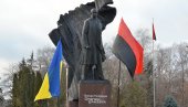 Кола незадрживо иду низбрдо за Кијев: И лидер пољске опозиције враћа орден