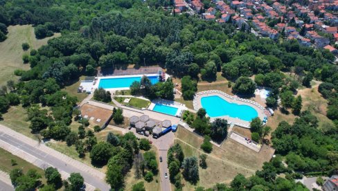 ОТВАРАЈУ СЕ БАЗЕНИ КОШУТЊАК: Почиње нова купалишна сезона уз новитете за најмлађе