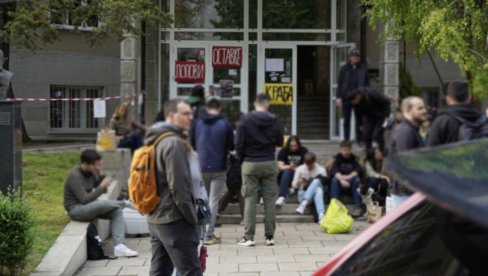 OPET VREĐANJE STARIJIH SUGRAĐANA I PENZIONERA: Blokaderska politika mržnje, posebno prema ženama i penzionerima (FOTO)