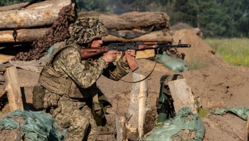 РУСКА МАШИНА НЕЗАУСТАВЉИВО МЕЉЕ: Украјинци ухваћени у клешта у Константиновки - Пресечена им и рута смрти (МАПА)