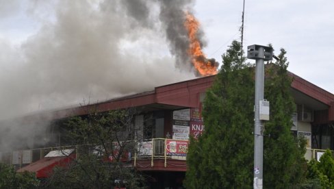 LOKALIZOVAN POŽAR NA NOVOM BEOGRADU: Borba vatrogasaca trajala preko 8 sati (FOTO/VIDEO)