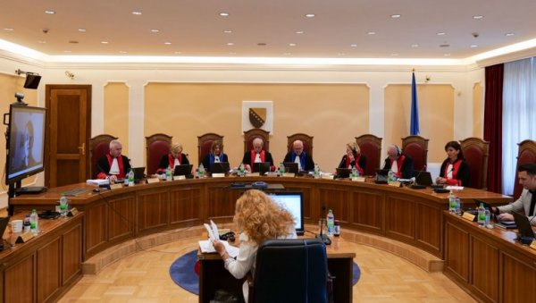 УСТАВНИ СУД ДРЖИ ДОДИКА НА ЛЕДУ: Већ шест месеци нема одлуке из Сарајева на апелацију Клуба посланика СНСД