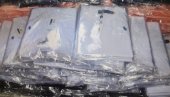 ФАЛСИФИКОВАО ПОЗНАТЕ РОБНЕ МАРКЕ: Ухапшен мушкарац у Новом Саду, заплењено 17.200 комада одеће (ФОТО)