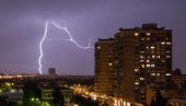 ЕВО ШТА НИКАКО НЕ СМЕТЕ ДА РАДИТЕ ТОКОМ НЕВРЕМЕНА: Један уређај је посебно ризичан