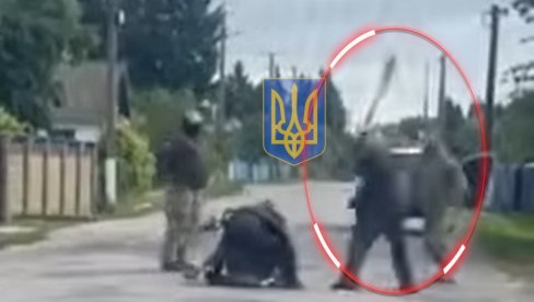 ВИДЕО ОБИЛАЗИ СВЕТ: Украјинци мобилисали у селу, а чича их тукао лопатом - није дао да земљака одведу у рат (ВИДЕО)