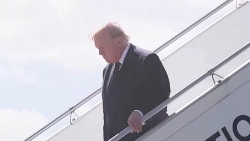 ПУЧЕ БРУКА! Доналд Трамп се црвени од стида