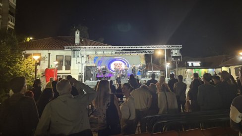 DANI DOBRE ZABAVE I PROVODA: U gradu na Veternici počeli tradicionalni 26. „Leskovački letnji festivali“