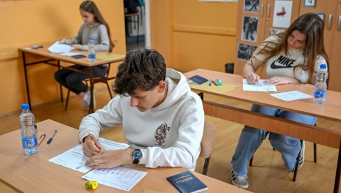 OVO JE DANAS NAJVIŠE NAMUČILO OSMAKE: Mali maturanti otkrili da li je lakši test iz srpskog ili matematike