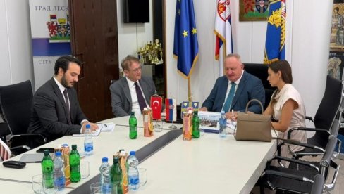 JAČANJE EKONOMSKE SARADNJE: Sastanak gradonačelnika Leskovca i ambasadora Turske