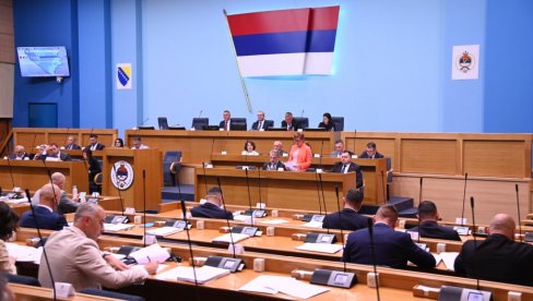 IZABRALI ČETIRI VLADE: Šta je obeležilo 11. saziv Narodne skupštine Srpske, konstituisan 15. novembra 2022