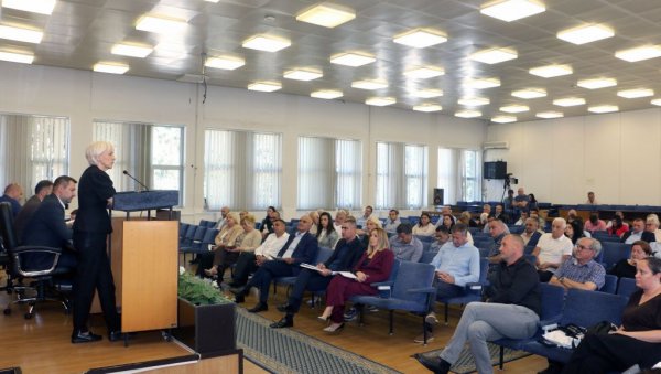 СКУПШТИНА СМЕДЕРЕВА О РАДУ ЈАВНИХ ПРЕДУЗЕЋА: Дата сагласност на измене планова пословања