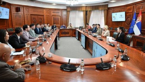 СА ВИНАРИМА ЗА РАСТ ИЗВОЗА: Адријана Месаровић на стратешком састанку у Влади