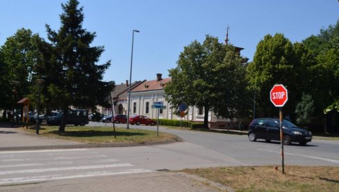 IZMESTITE PČELE BAR PET KILOMETARA: U Plandištu sutra kreće prskanje komaraca