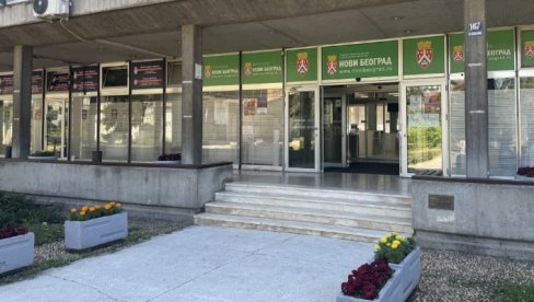 NOVI BEOGRAD NAGRAĐUJE NAJBOLJE: Priznanja za rekordan broj đaka i uspešne nastavnike