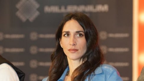 ЈЕЛИСАВЕТА ОРАШАНИН ВРАТИЛА ДЕВОЈАЧКО ПРЕЗИМЕ: Глумица потврдила развод од Теодосића