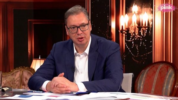 МОЈА МАЈКА РИДА, НЕ МОЖЕ ДА ЗАУСТАВИ СУЗЕ: Потресне речи председника Вучића