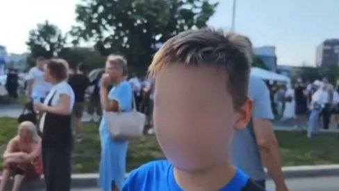 BLOKADERSKI NOVINAR TERA DETE DA PEVA POLITIČKE PESME: Jeziva zloupotreba dece u Novom Sadu (VIDEO)