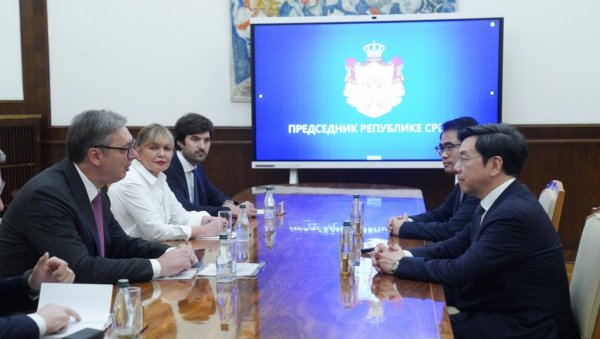 ВУЧИЋ СЕ САСТАО СА ЈЕДНИМ ОД НАЈВЕЋИХ СТРУЧЊАКА ЗА AI: Председник разговараo са Кај-Фу Лијем