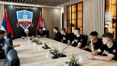 ММА КЛУБ ФАНАТИК ИЗ СМЕДЕРЕВА НАЈБОЉИ У ДРЖАВИ: Такмичаре примила градоначелница Јасмина Војиновић