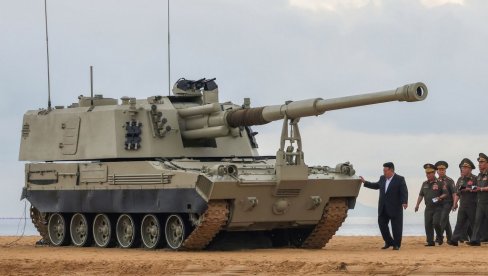 СЕВЕРНА КОРЕЈА ПОКАЗАЛА СИЛУ: Ким надгледао тестове нових ракетних система (ФОТО)