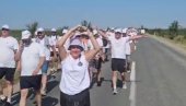VELIČANSTVENE SCENE UOČI SKUPA U BEOGRADU: Reke ljudi pešače ka prestonici uz jasnu poruku Srbija pobeđuje (FOTO/VIDEO)