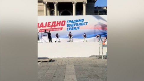 РОБОТИ НА БИНИ ВЕЖБАЈУ МОРАВАЦ! Генерална проба пред данашњи спектакл (ВИДЕО)