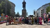 СВЕ СПРЕМНО ЗА НАЈМЛАЂЕ: Прелепе сцене уочи почетка скупа Србија једна породица у Београду (ФОТО/ВИДЕО)