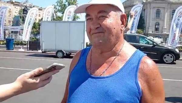 ВУЧИЋ ЈЕ УРАДИО ОНО ШТО ОНИ НИСУ ЗА 70 ГОДИНА: Човек из Крушевца на скупу Србија једна породица (ВИДЕО)