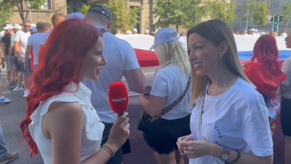 НАРОДУ ЈЕ ДОСТА Месаровићка на скупу Србија једна породица: Ово је већинска Србија