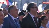 (УЖИВО) ВУЧИЋ СТИГАО НА СКУП СРБИЈА ЈЕДНА ПОРОДИЦА: Реке људи слиле се у Београд (ФОТО/ВИДЕО)