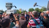 MOĆNA ARMIJA U BATAJNICI: Vučić na prikazu novih sredstava Vojske Srbije (FOTO/VIDEO)