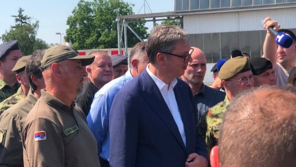 МОЋНО КИНЕСКО ОРУЖЈЕ: Вучићу приказана хиперсонична ракета ЦМ-400