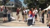 РАТ МЕЂУ БЛОКАДЕРИМА СВЕ ЈАЧИ: Не знају више где ударају (ФОТО)