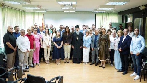 ДРЖАВА ИЗДВОЈИЛА МИЛИЈАРДУ ДИНАРА ЗА ЗАШТИЋЕНА ПОДРУЧЈА Министарка Павков потписала уговоре са 39 управљача овим просторима