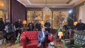 NEMA ODMORA:  Dok čeka šesto dete i unuku, Emir Habibović i dalje radi (FOTO)