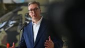 VUČIĆ U LIPOVICI: Predsednik prisustvuje pokaznoj vežbi Žandarmerije (VIDEO)