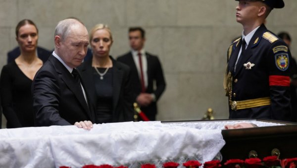 ОПРОШТАЈ У МОСКВИ: Путин лично одао почаст Сергеју Иванову