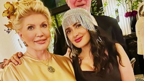 SUZANA MANČIĆ U DRUŠTVU SELME HAJEK: Našle se u Parizu na prestižnom događaju, evo o čemu su pričale (FOTO)