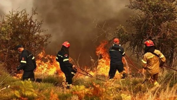 ВЕЛИКИ ПОЖАР, СТРАДАЛИ ОТАЦ И СИН: Ватра захватила кућу, ужас у Солуну