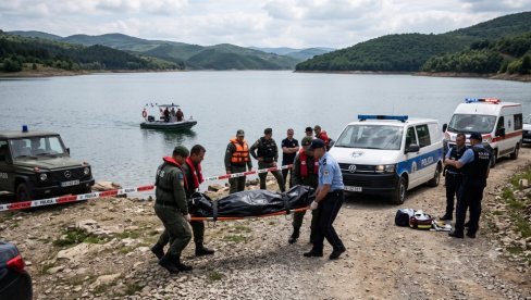 ПРОНАЂЕНО ТЕЛО НА БАТЛАВСКОМ ЈЕЗЕРУ: Извучена жртва за којом се трагало два дана